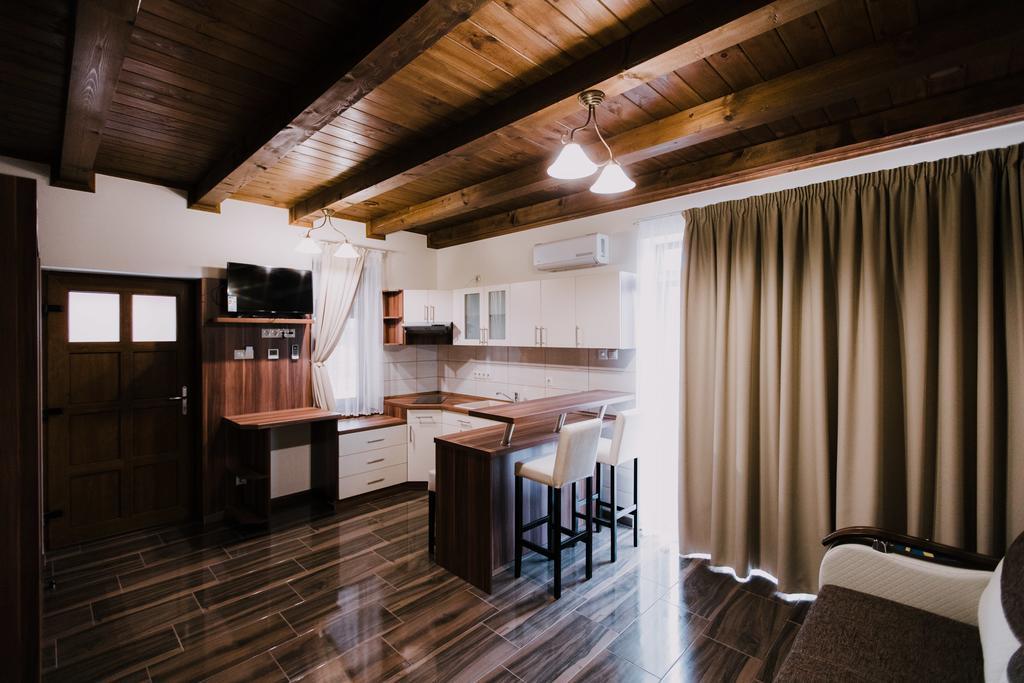 Németh Apartmanházak Mórahalom Extérieur photo